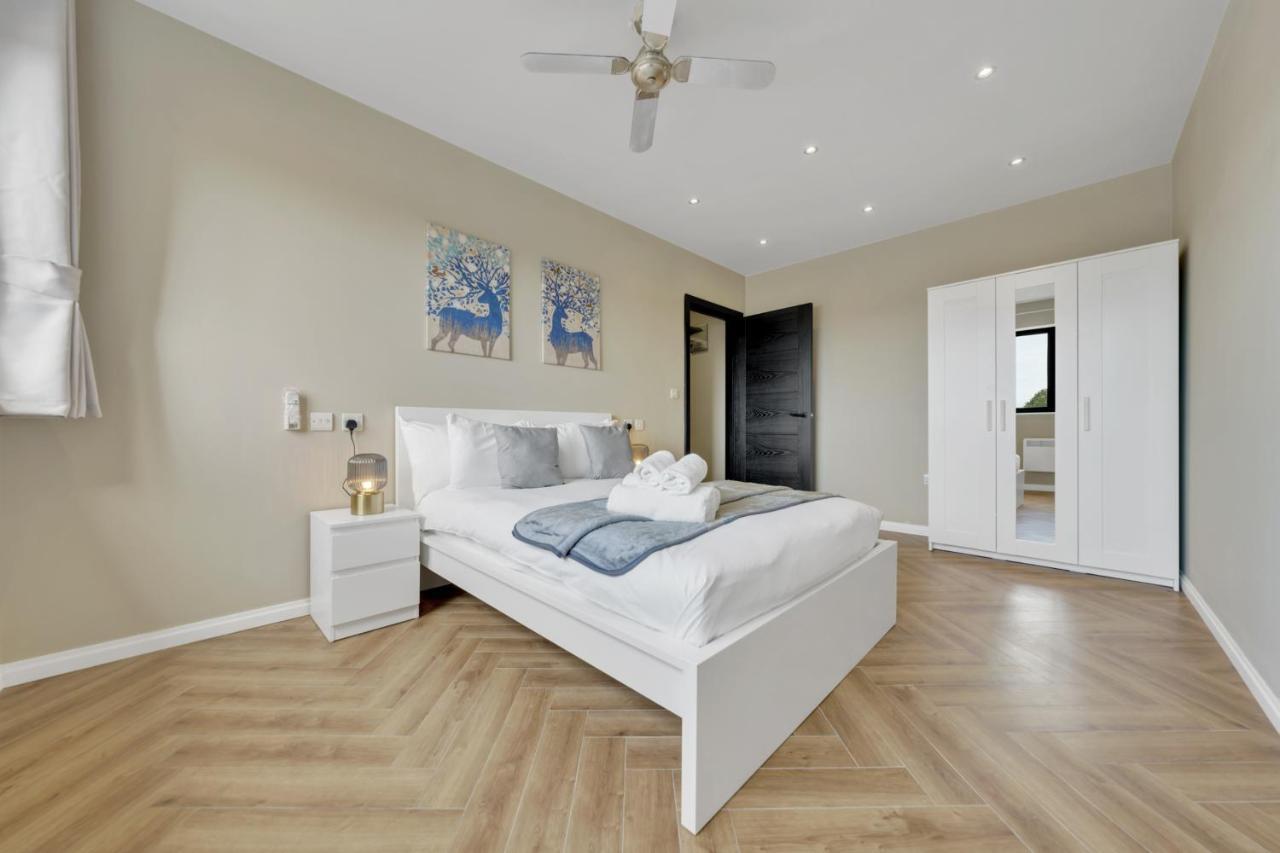 Oyo Fine B&B Hanwell Ngoại thất bức ảnh