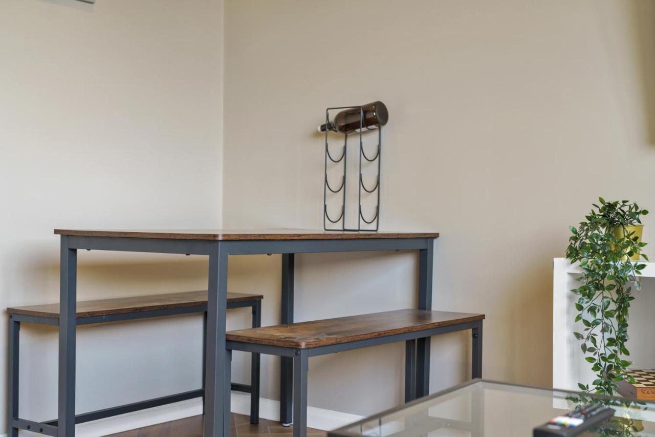 Oyo Fine B&B Hanwell Ngoại thất bức ảnh