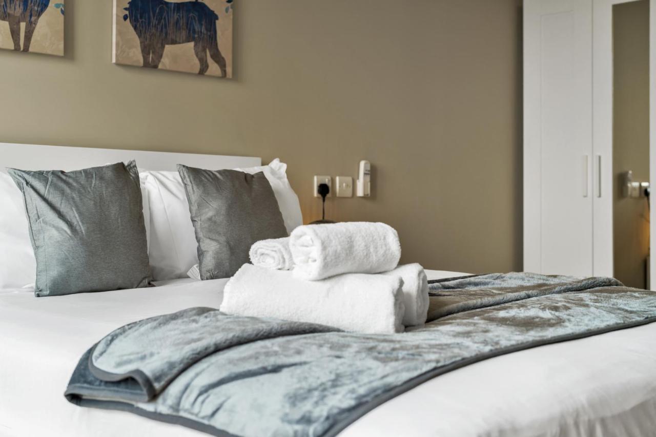 Oyo Fine B&B Hanwell Ngoại thất bức ảnh