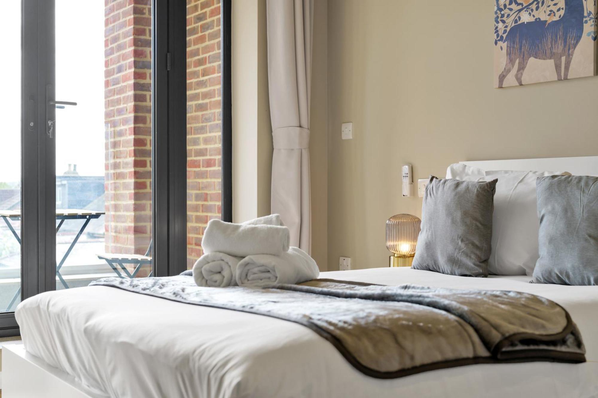Oyo Fine B&B Hanwell Ngoại thất bức ảnh