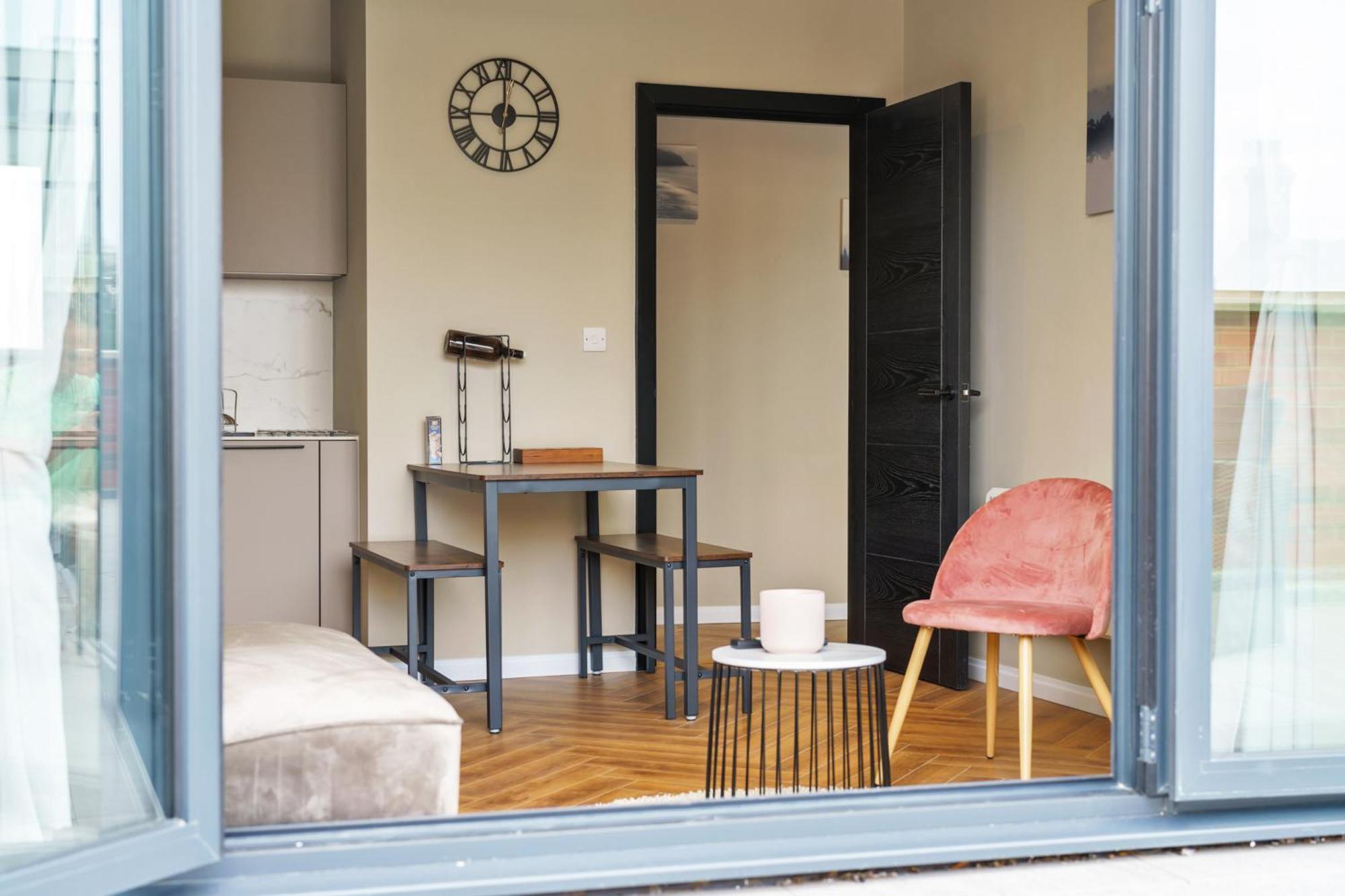 Oyo Fine B&B Hanwell Ngoại thất bức ảnh